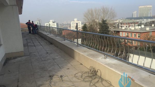 dikey-emniyetli-paslanmaz-balkon-korkuluk-modelleri (15)